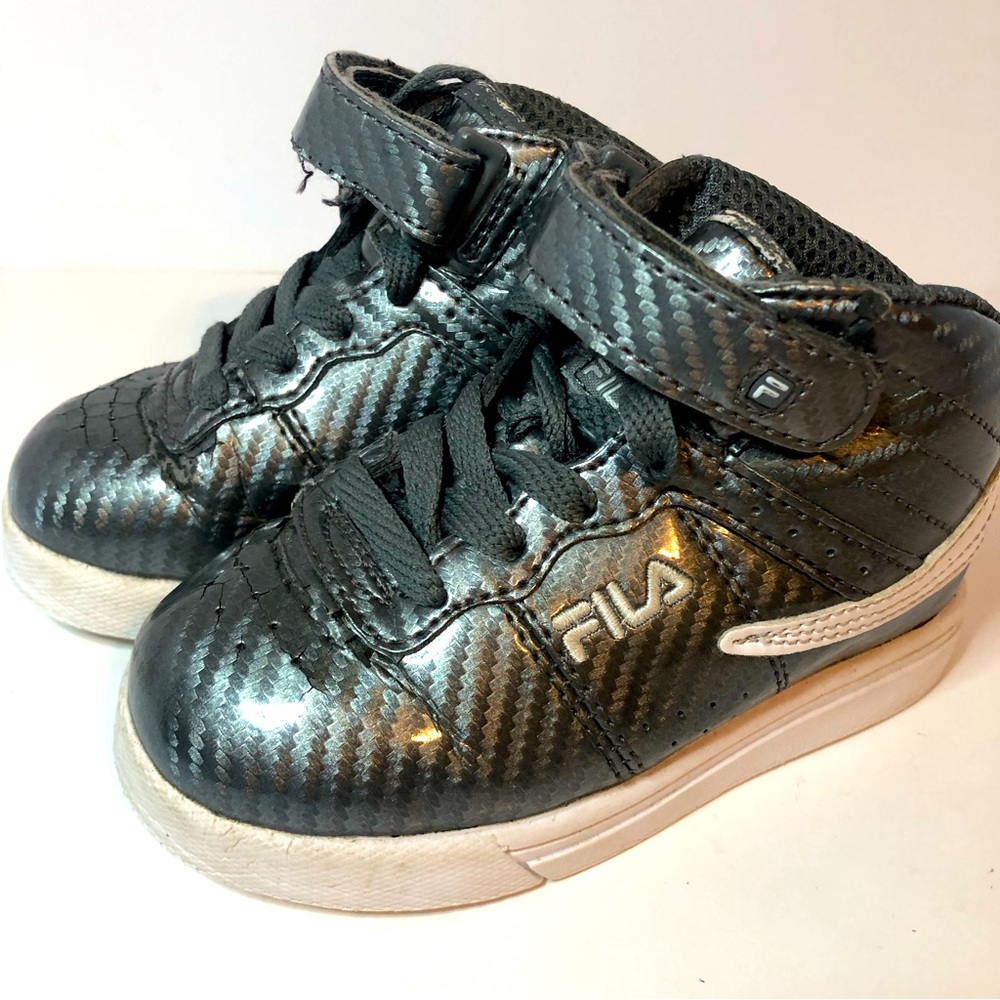 Fila Toddlers High Top Silver Shoes. Size 8. Cracking On Toes.